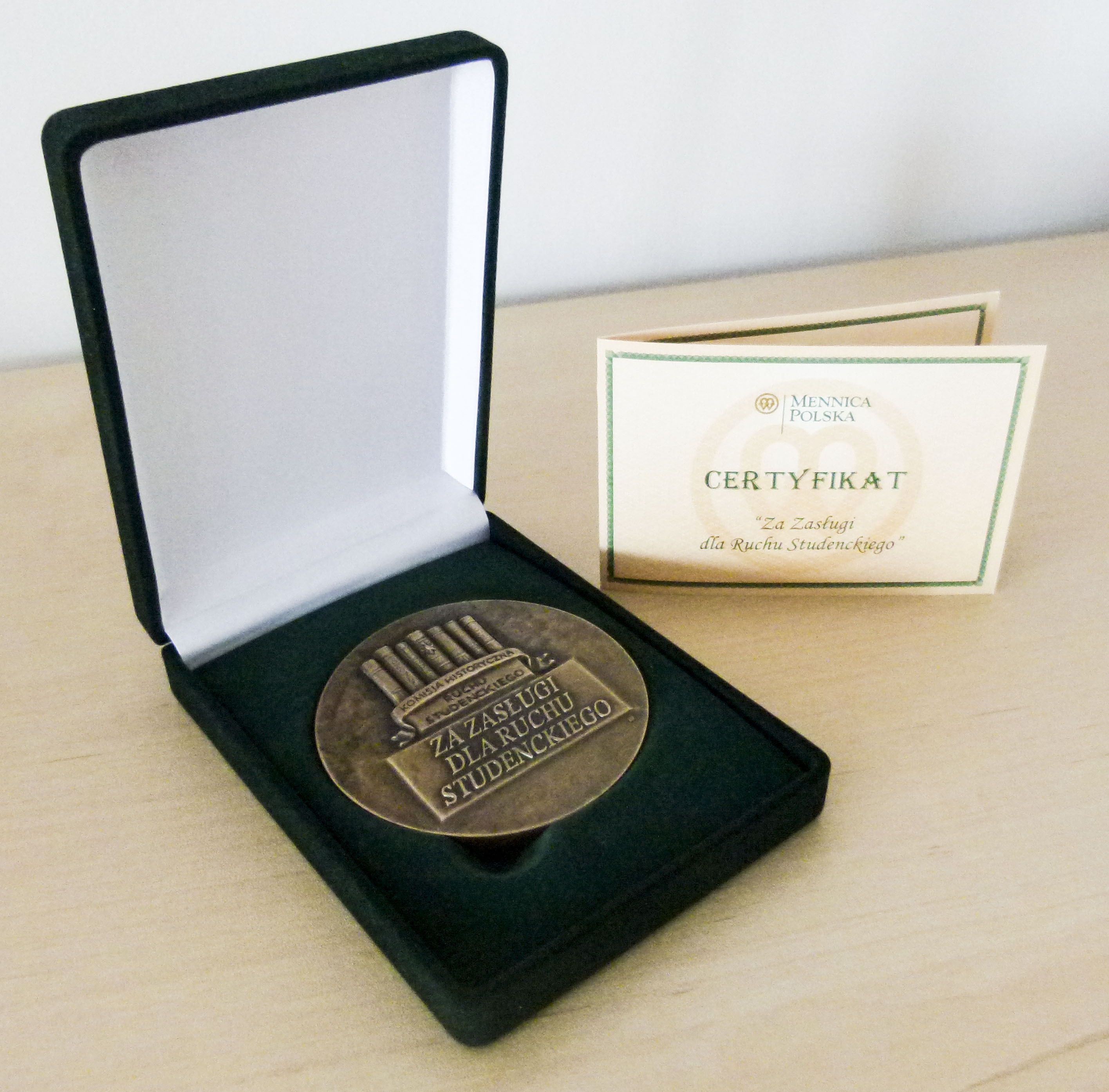 Medal 'Za zasługi dla ruchu studenckiego'